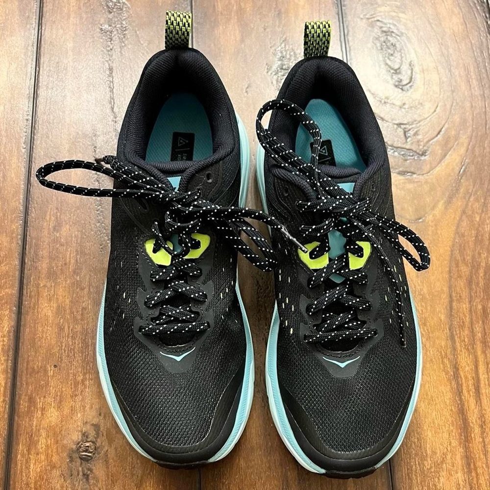 Hokas